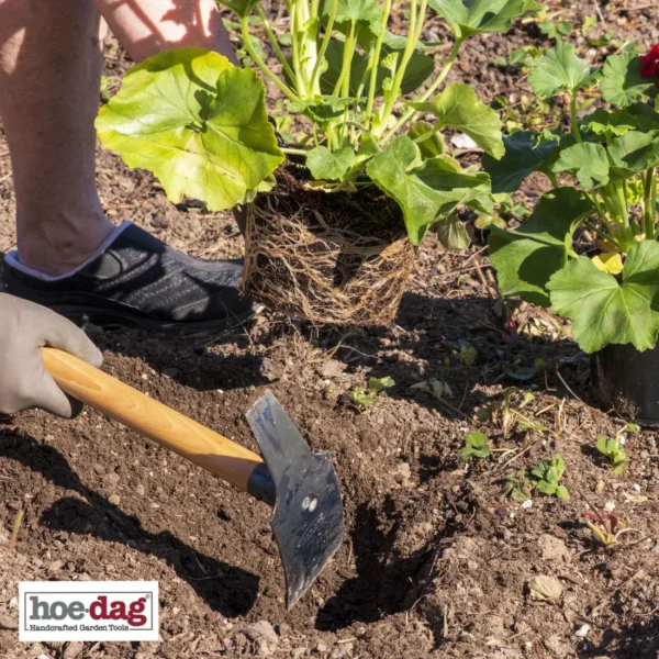 hoedag garden how digging rows